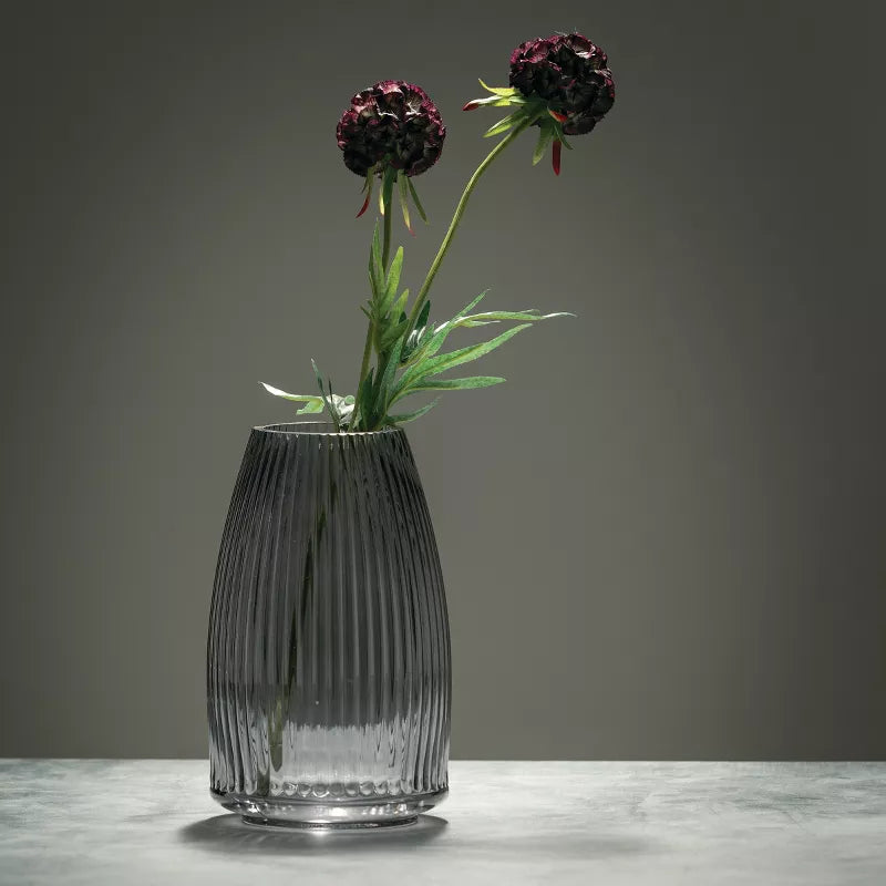 Vase en verre nervuré